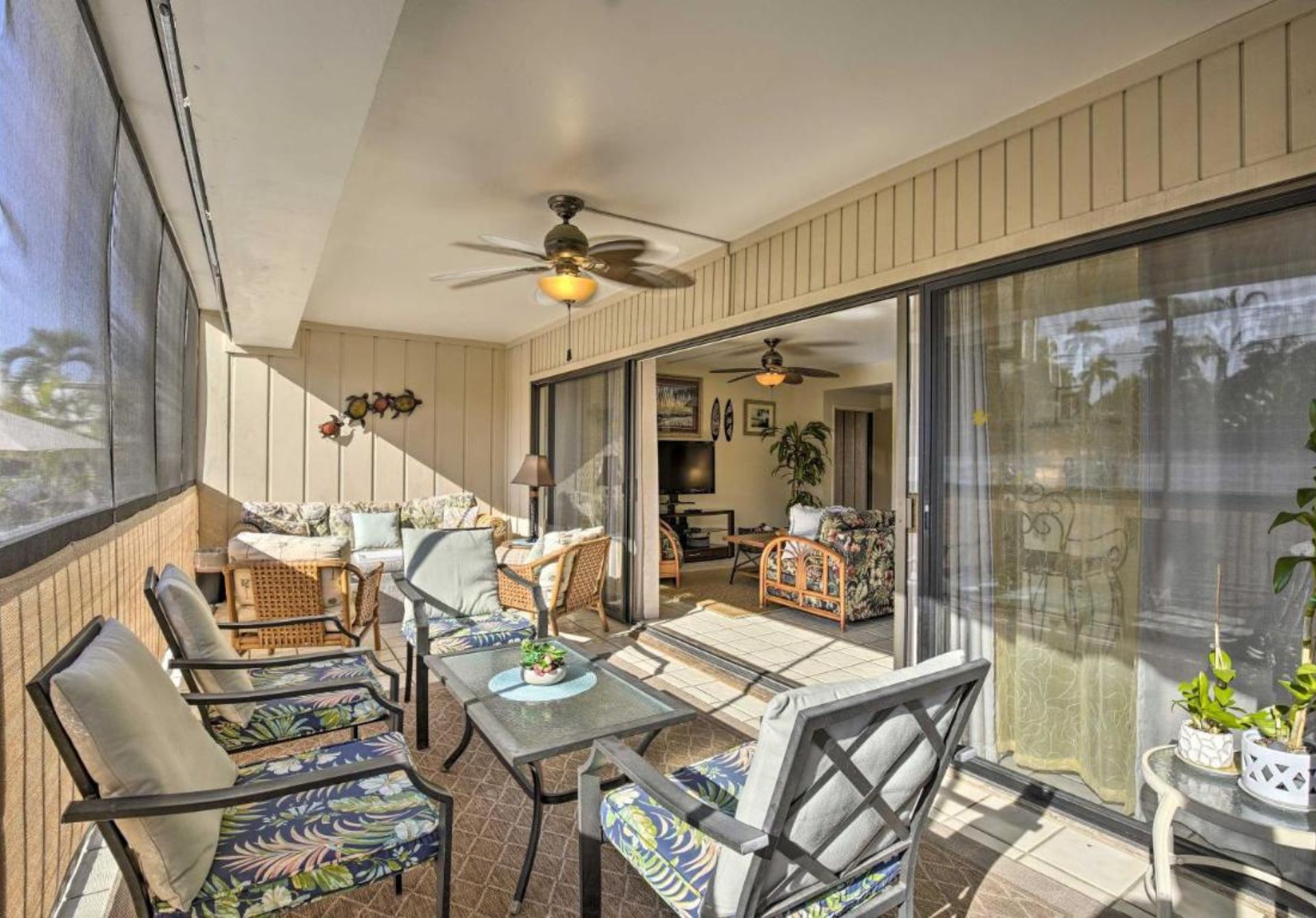 Centrally Located Kailua-Kona Condo with Lanai